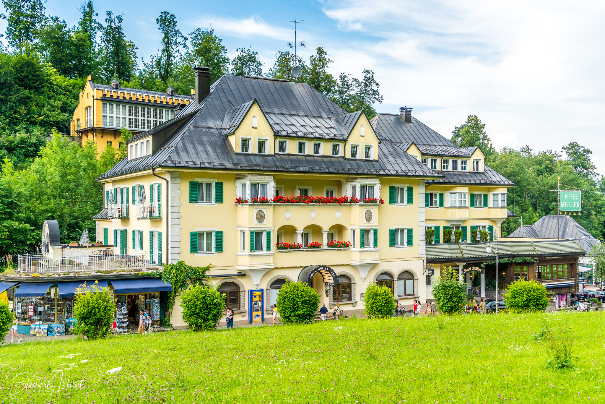 Neuschwanstein and Fussen 04015