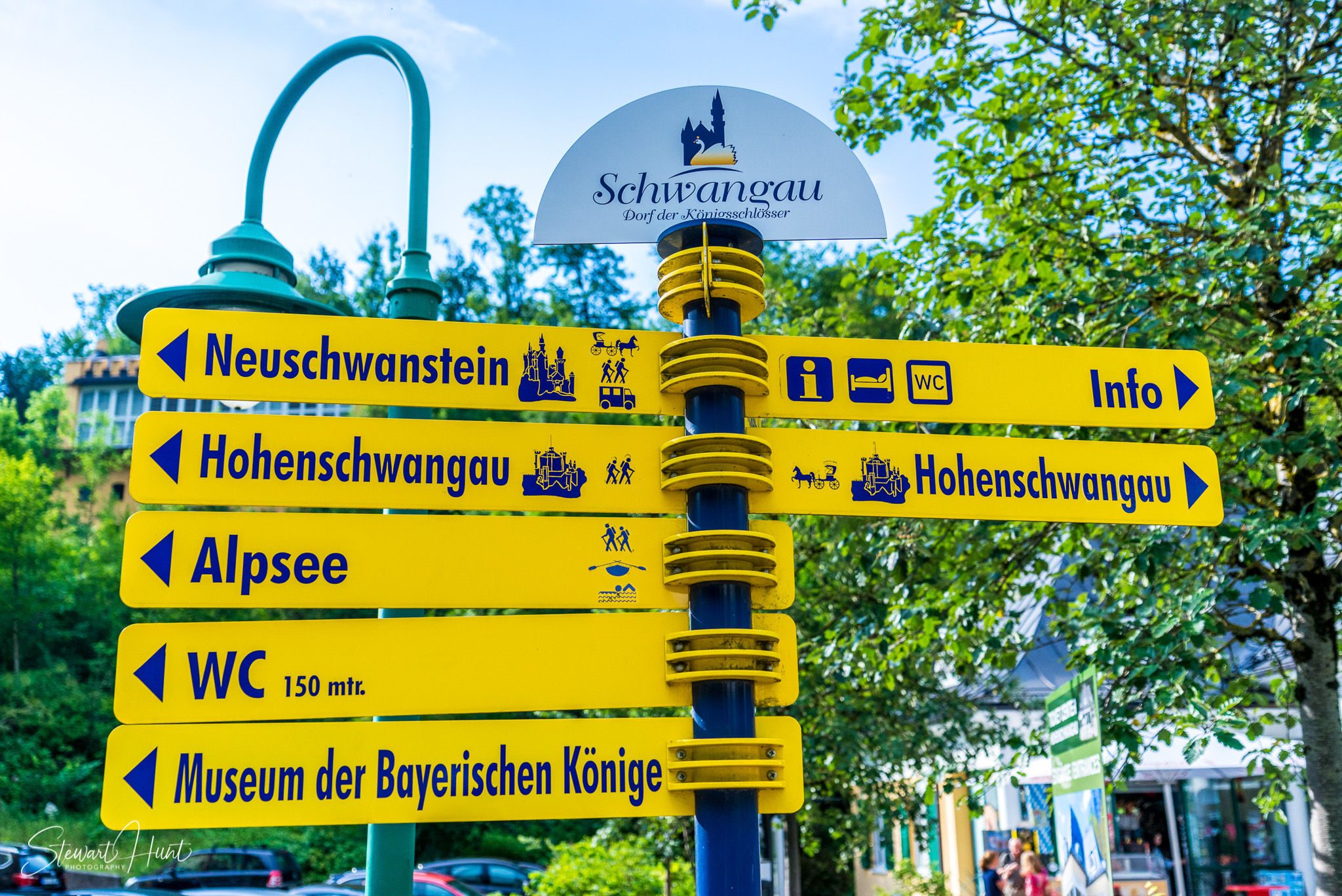 Neuschwanstein and Fussen 04022