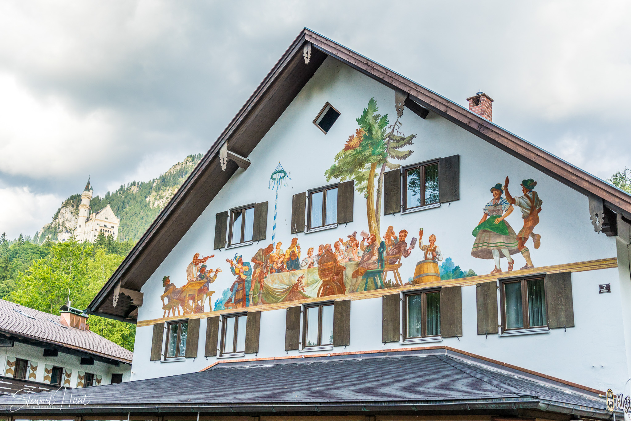 Neuschwanstein and Fussen 04029