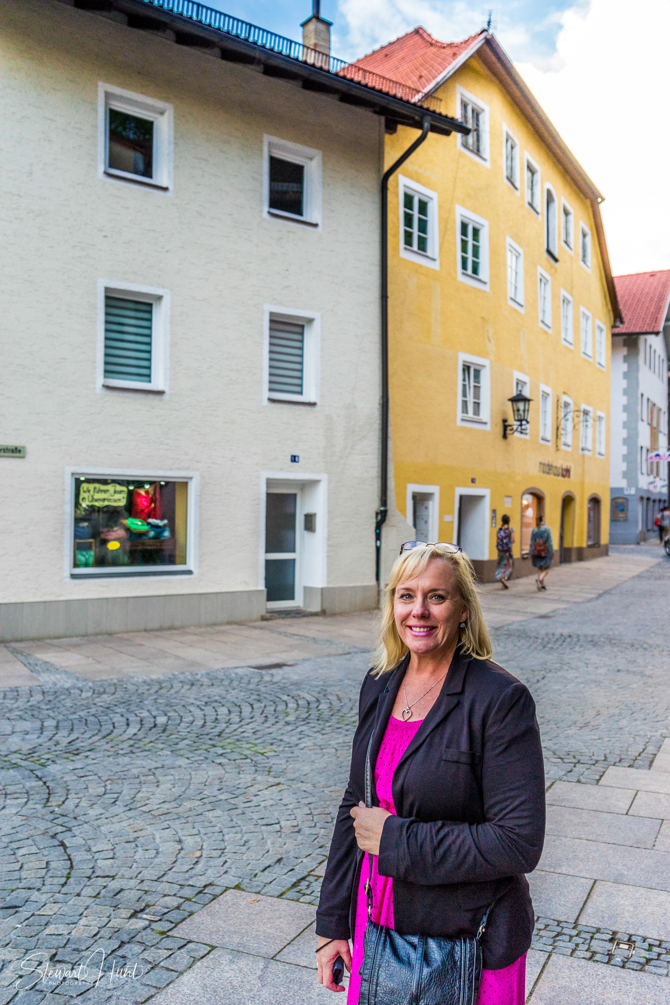 Neuschwanstein and Fussen 04034