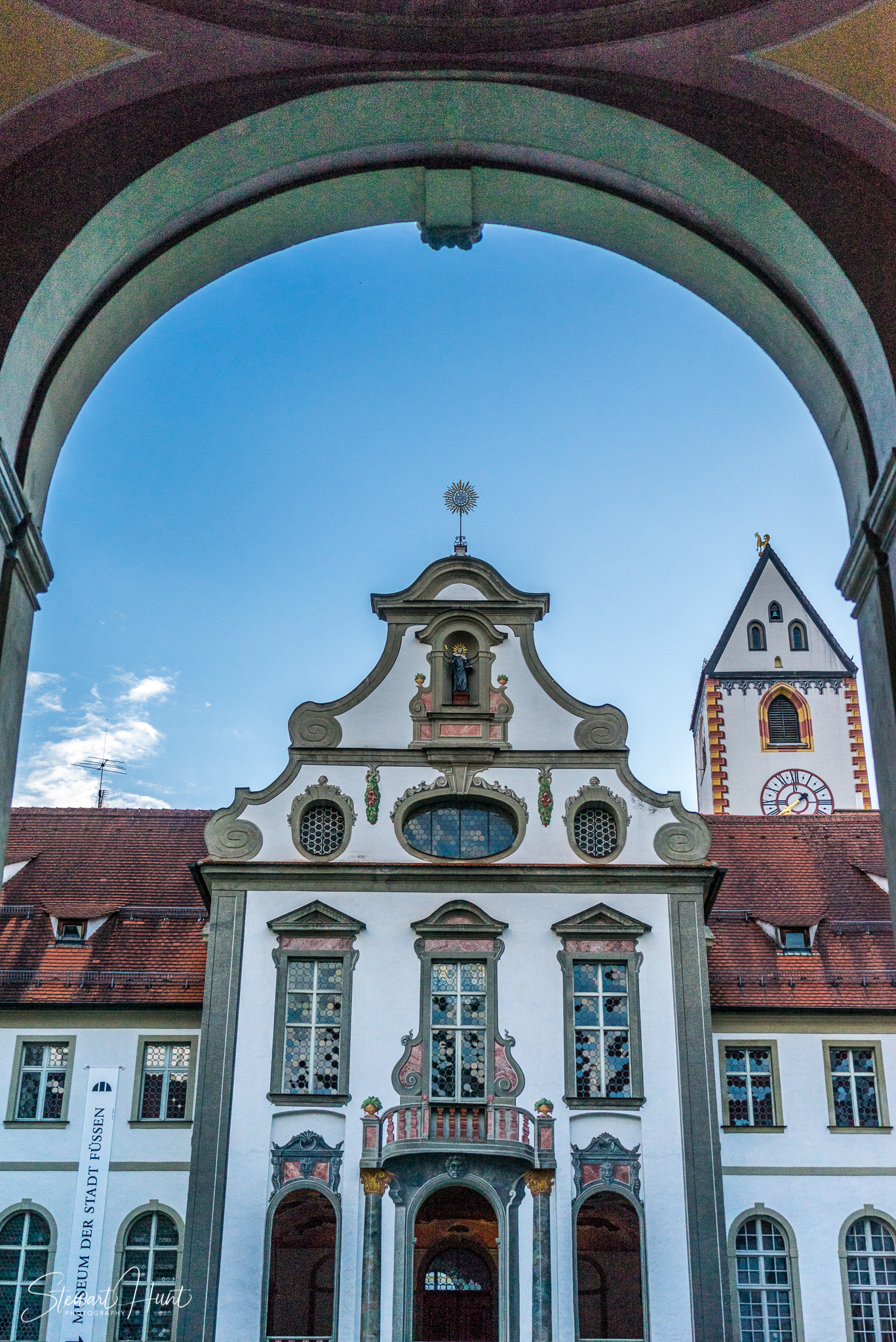 Neuschwanstein and Fussen 04044