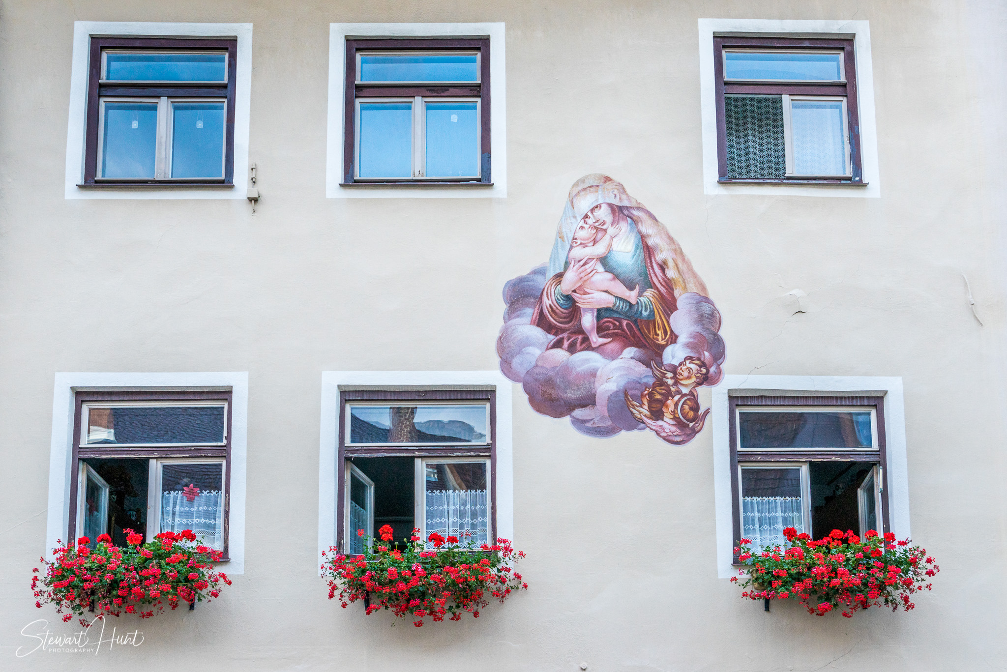 Neuschwanstein and Fussen 04064