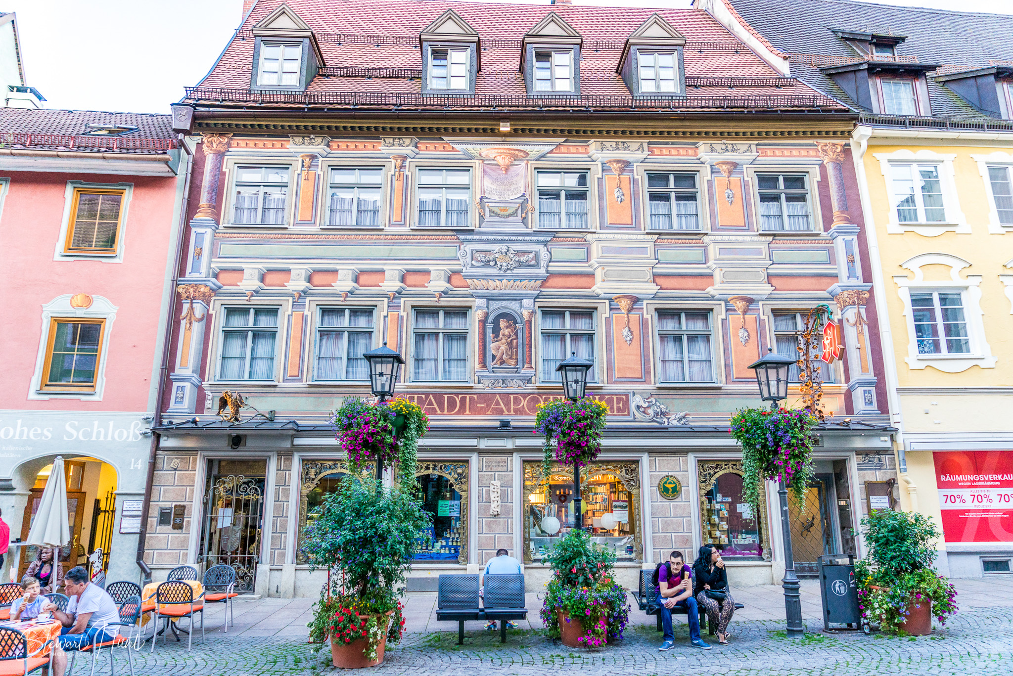 Neuschwanstein and Fussen 04079